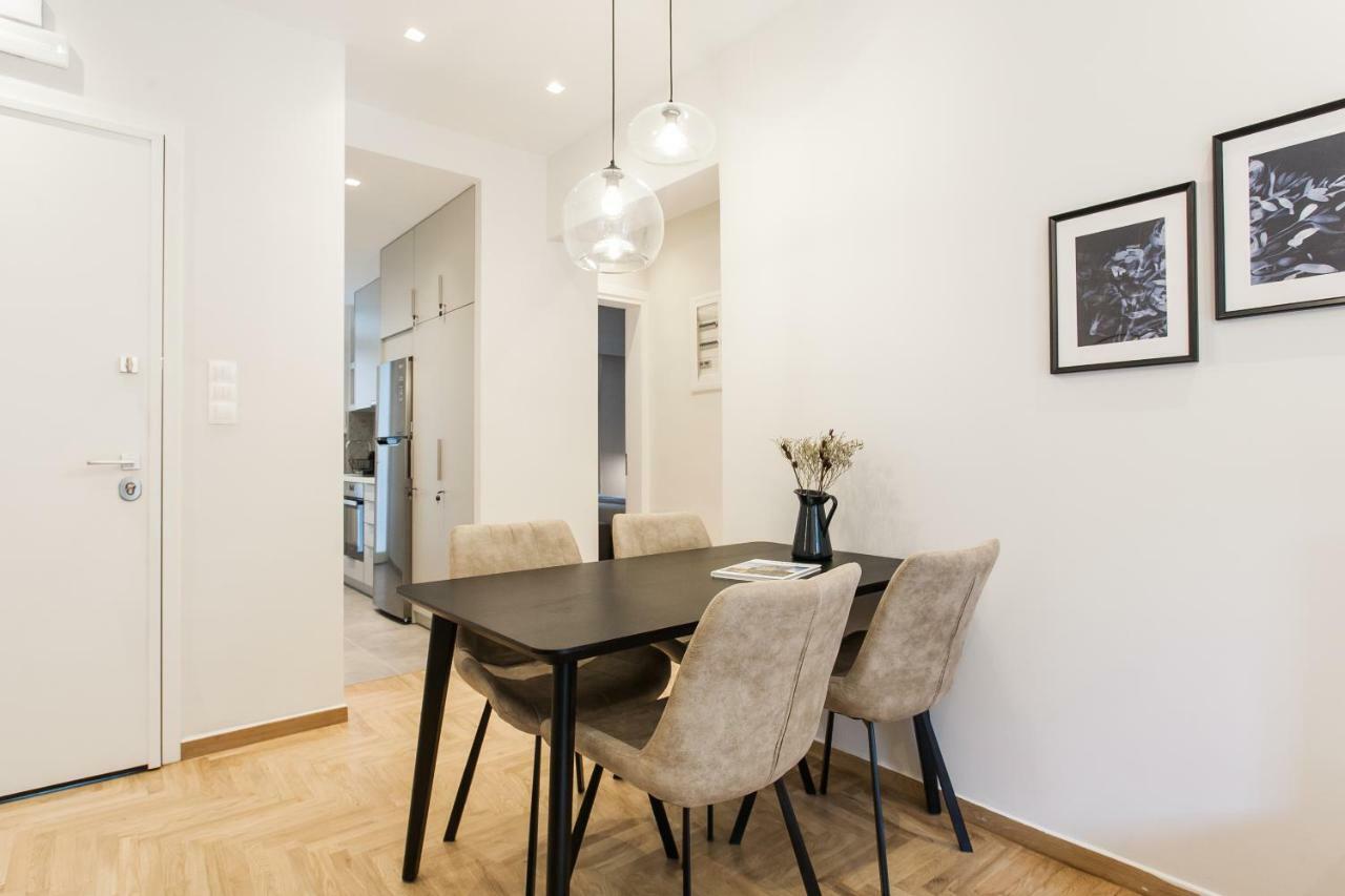 Peaceful 2Bd Apartment In Kolonaki By Upstreet アテネ エクステリア 写真